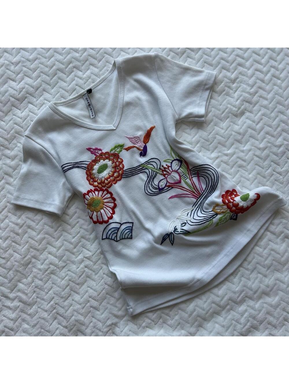 Charlotte Tarantola white embroidered floral and bird design t-shirt